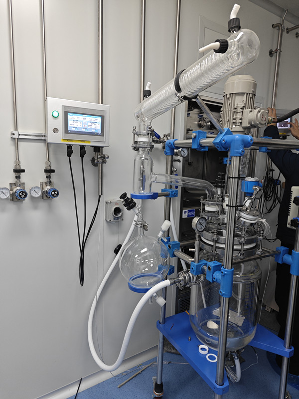 新芝阿弗斯外置顯示型高低溫控溫系統(tǒng)設(shè)備實(shí)拍圖3