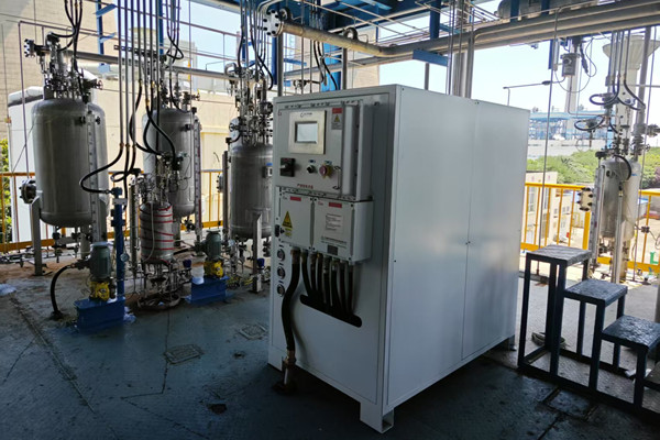 新芝阿弗斯防爆制冷控溫系統(tǒng)與高低溫試驗箱設(shè)備實拍圖2